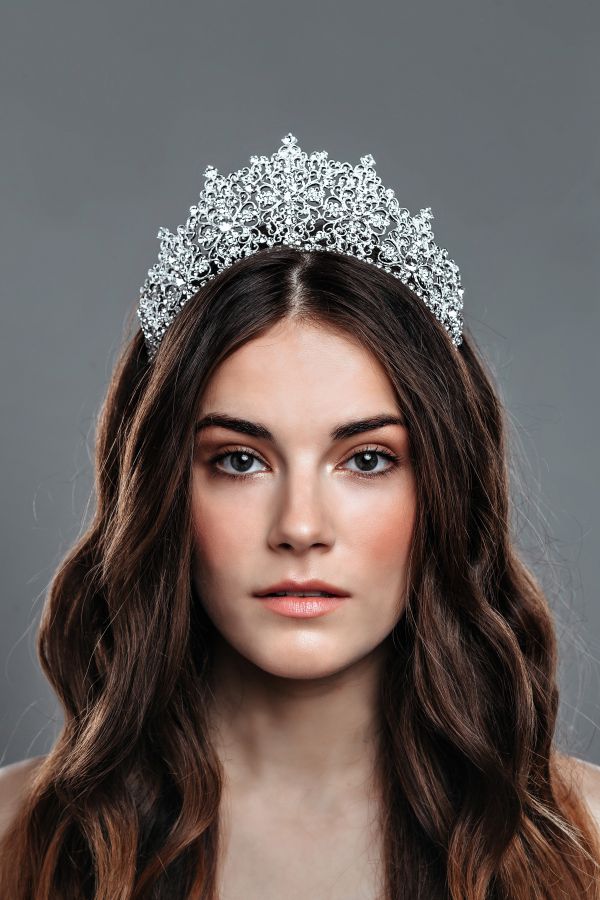 Wedding Tiaras and Headpieces in Dubai by Vanila Studio