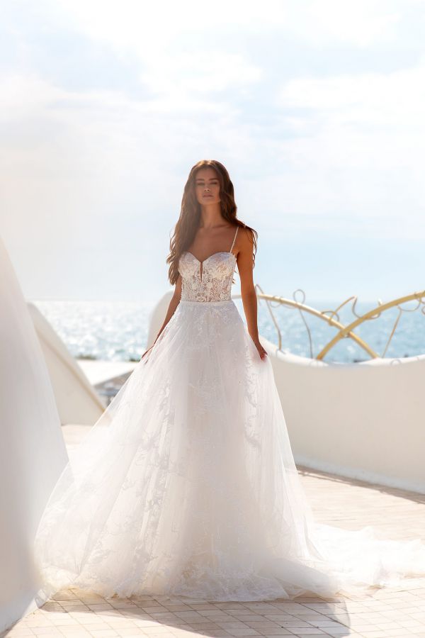 beach wedding dress dubai