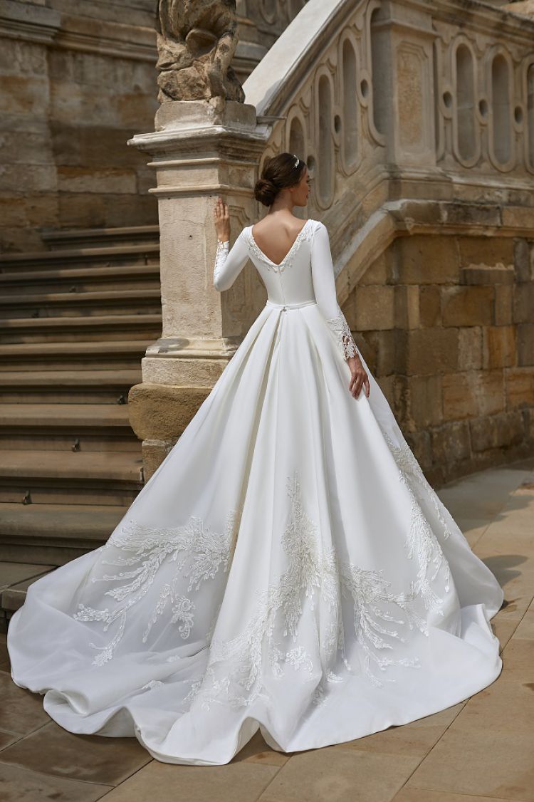 Solomia Bridal 2112 Victoria wedding dress in Dubai